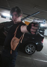 Cosplay-Cover: Leon S. Kennedy