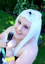 Cosplay-Cover: Mirajane Strauss (music dress)