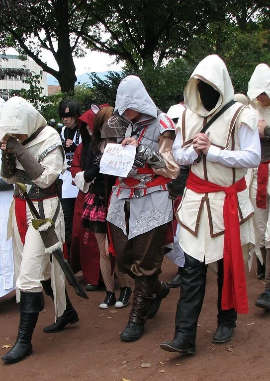 Cosplay-Cover: Nic Ibn La-Ahad als Novize (eigen Chara)