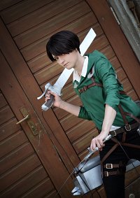 Cosplay-Cover: Levi [Mangacover 13]