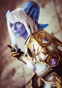 Cosplay-Cover: Yrel (Exarch)