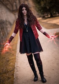 Cosplay-Cover: Wanda Maximoff / Scarlet Witch [Age of Ultron]