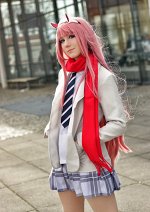 Cosplay-Cover: Zero Two [School Uniform]