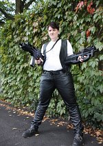 Cosplay-Cover: Captain Jack Harkness (Bad Wolf-Dress)
