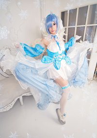 Cosplay-Cover: Rem ~ Crystal Dress
