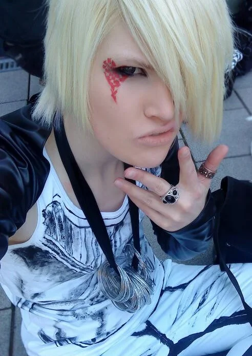 Cosplay-Cover: G-DRAGON ~ Heartbreaker MV
