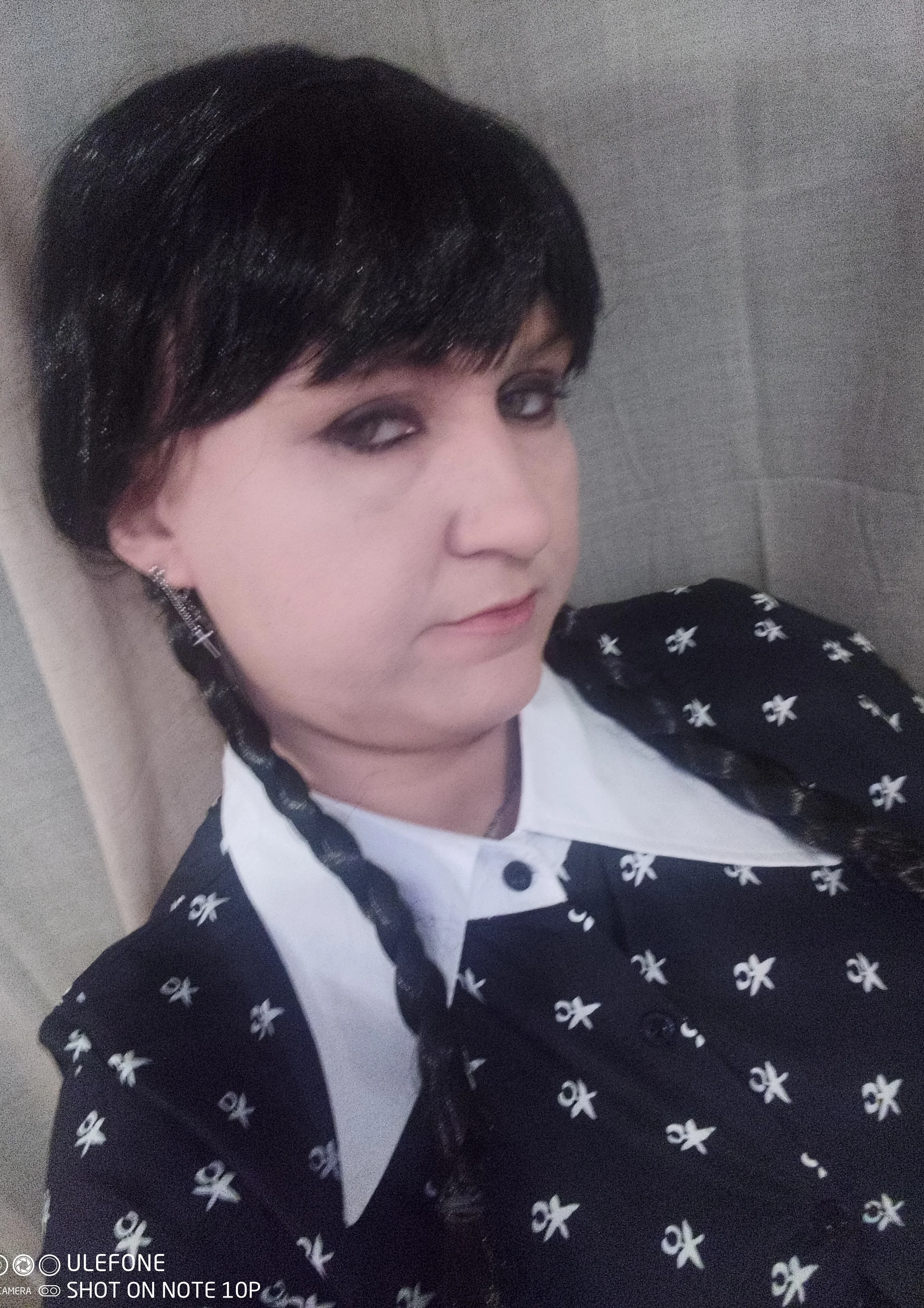 Cosplay-Cover: Wednesday Outfit 1