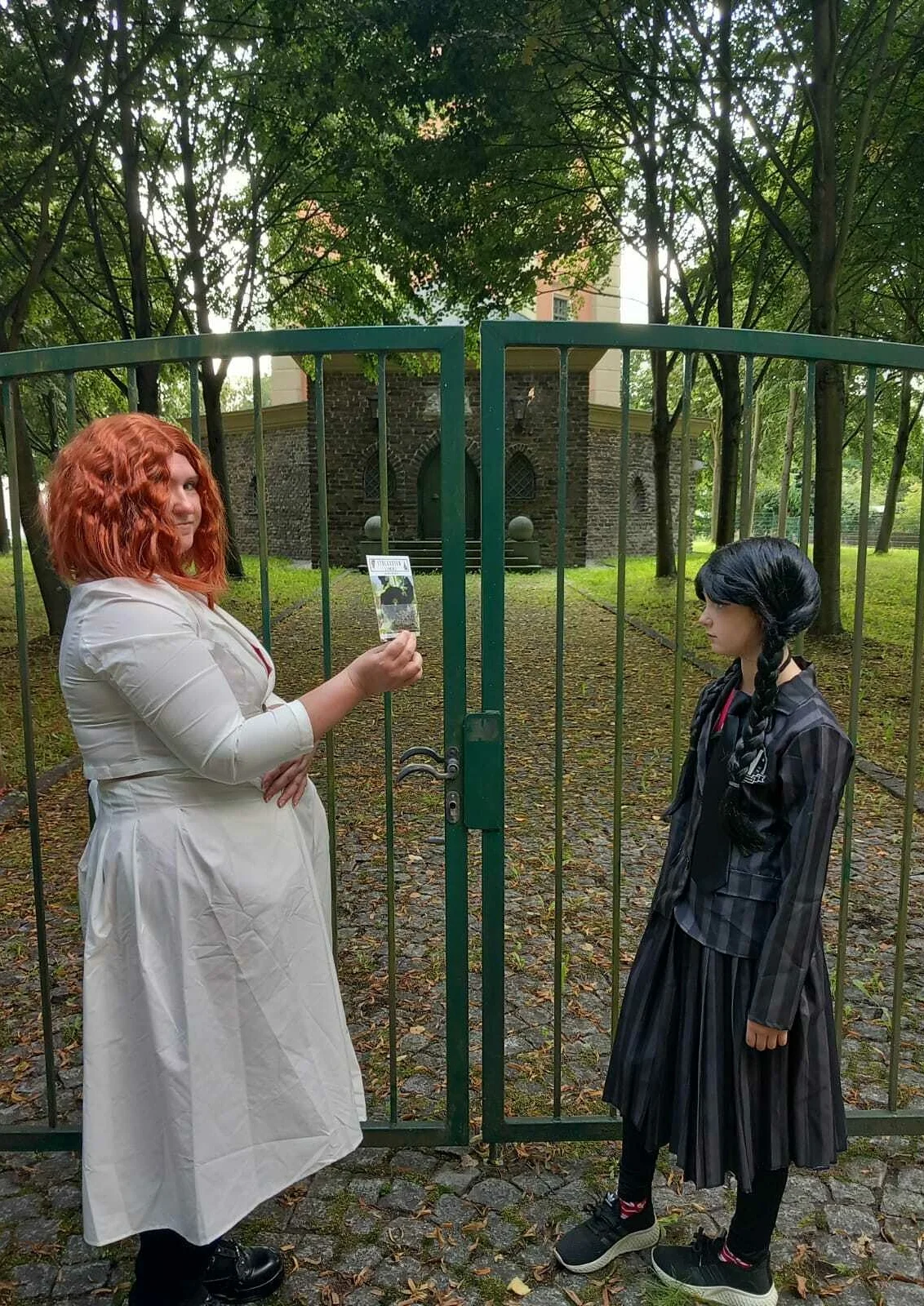 Cosplay-Cover: Marilyn Thornhill (Wednesday)