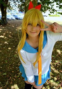 Cosplay-Cover: Chitoge Kirisaki [Schul-uniform]