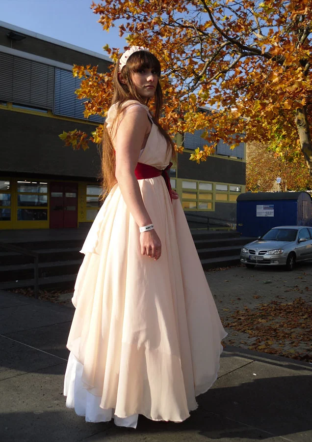 Cosplay-Cover: Yuuki Kuran (Ballkleid)