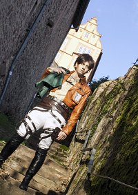 Cosplay-Cover: Eren Yeager - Scouting Legion