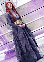 Cosplay-Cover: Sansa Stark (purple dress, 4th Season)