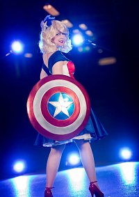 Cosplay-Cover: Stephanie Grace Rogers [Ball gown]