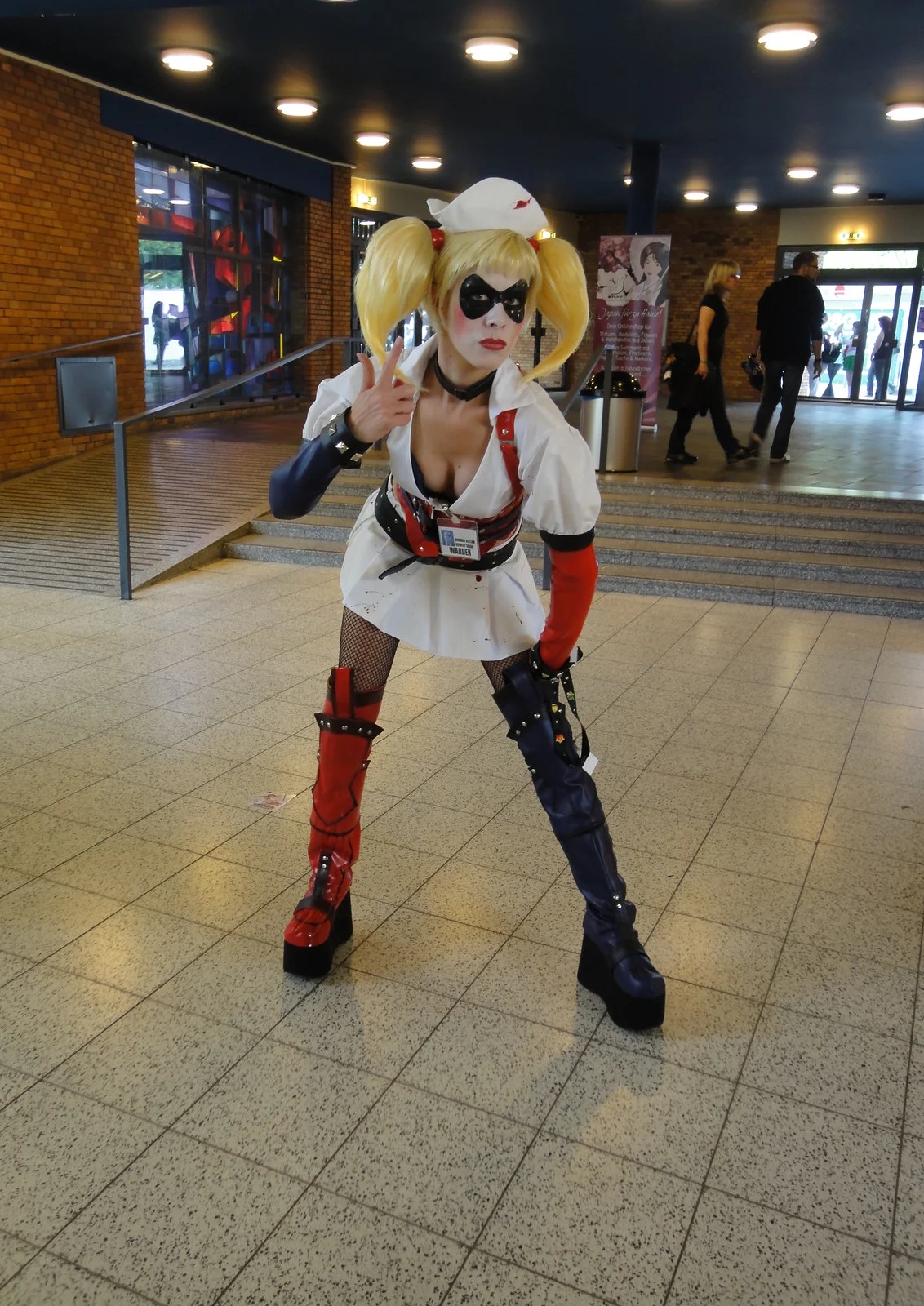 Cosplay-Cover: Harley Quinn (Arkham Asylum)