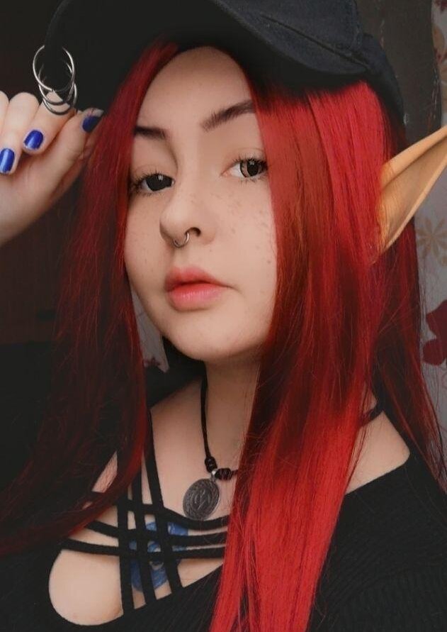 Cosplay-Cover: Red Elf Girl