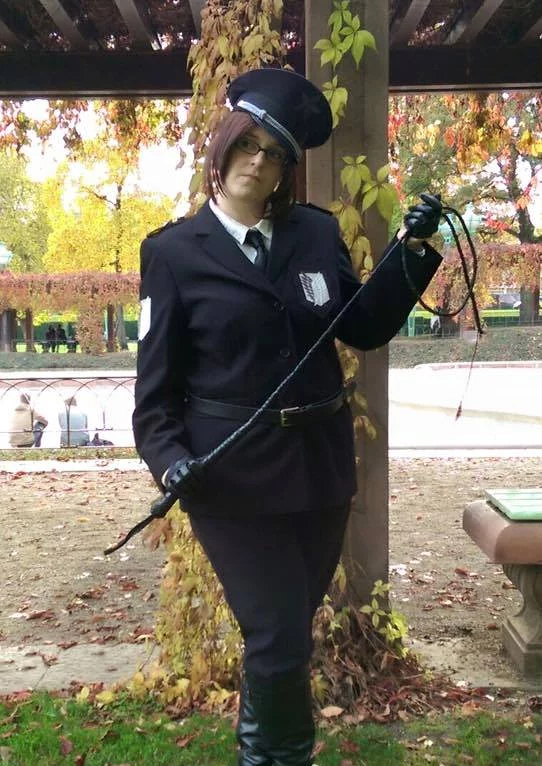 Cosplay-Cover: Hanji Zoe - Militär