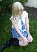 Cosplay-Cover: Namine in Schuluniform