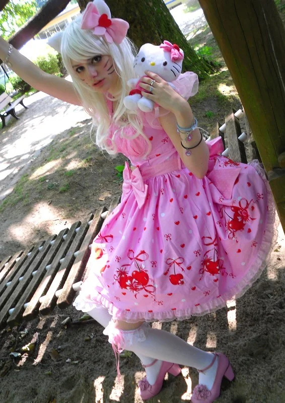 Cosplay-Cover: Hello Kitty "Lolita Style"