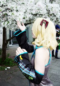 Cosplay-Cover: Rin Kagamine (Miku version)