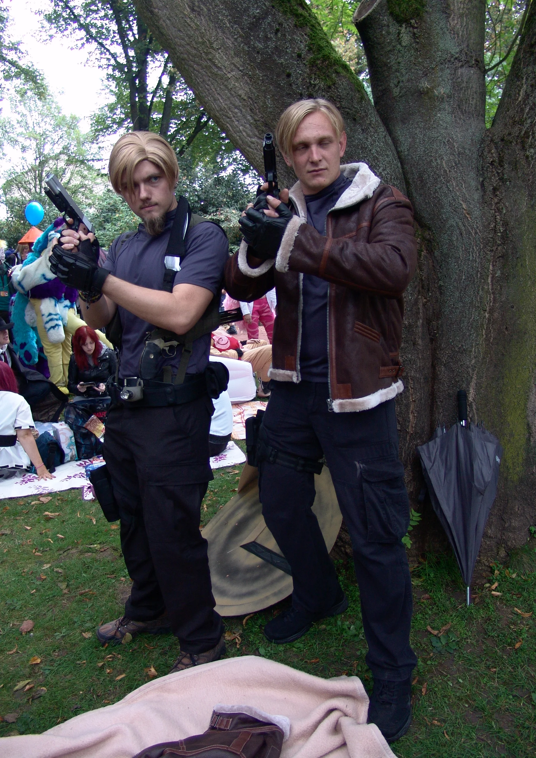 Cosplay-Cover: Leon Scott Kennedy