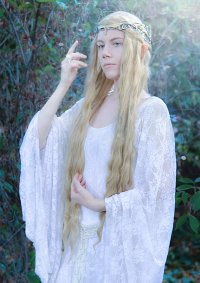 Cosplay-Cover: Galadriel [Spiegelkleid]